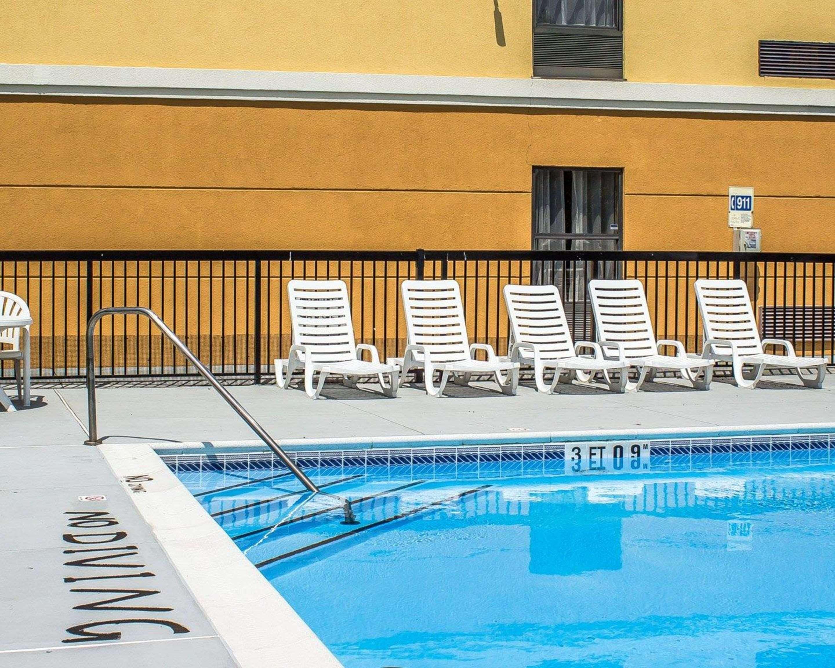 Comfort Inn Dunn Near I-95 Εξωτερικό φωτογραφία