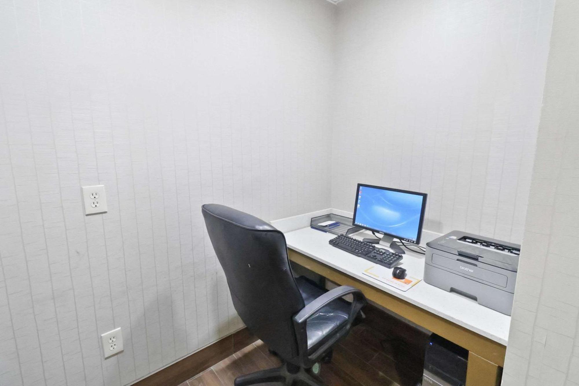 Comfort Inn Dunn Near I-95 Εξωτερικό φωτογραφία